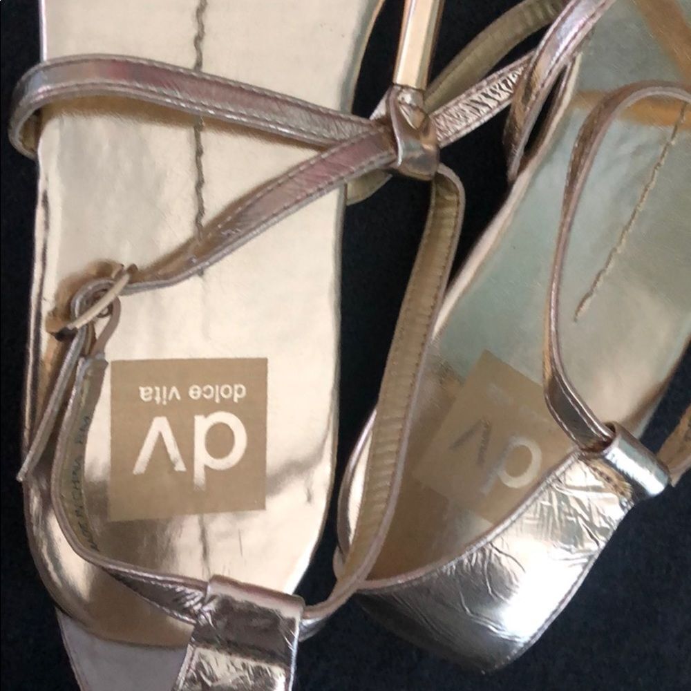 Gold Dolce Vita Sandals - Size 8 - Good Condition - Picture 3 of 4